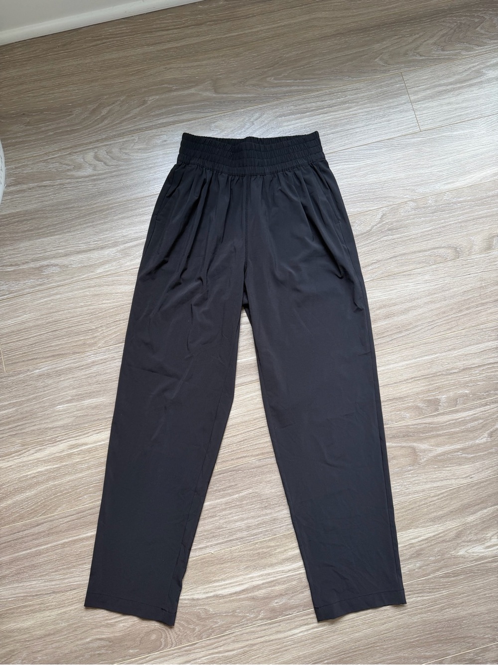 Vuori Women’s Villa Ankle Pant in Black Sz XS EUC - Picture 3 of 6